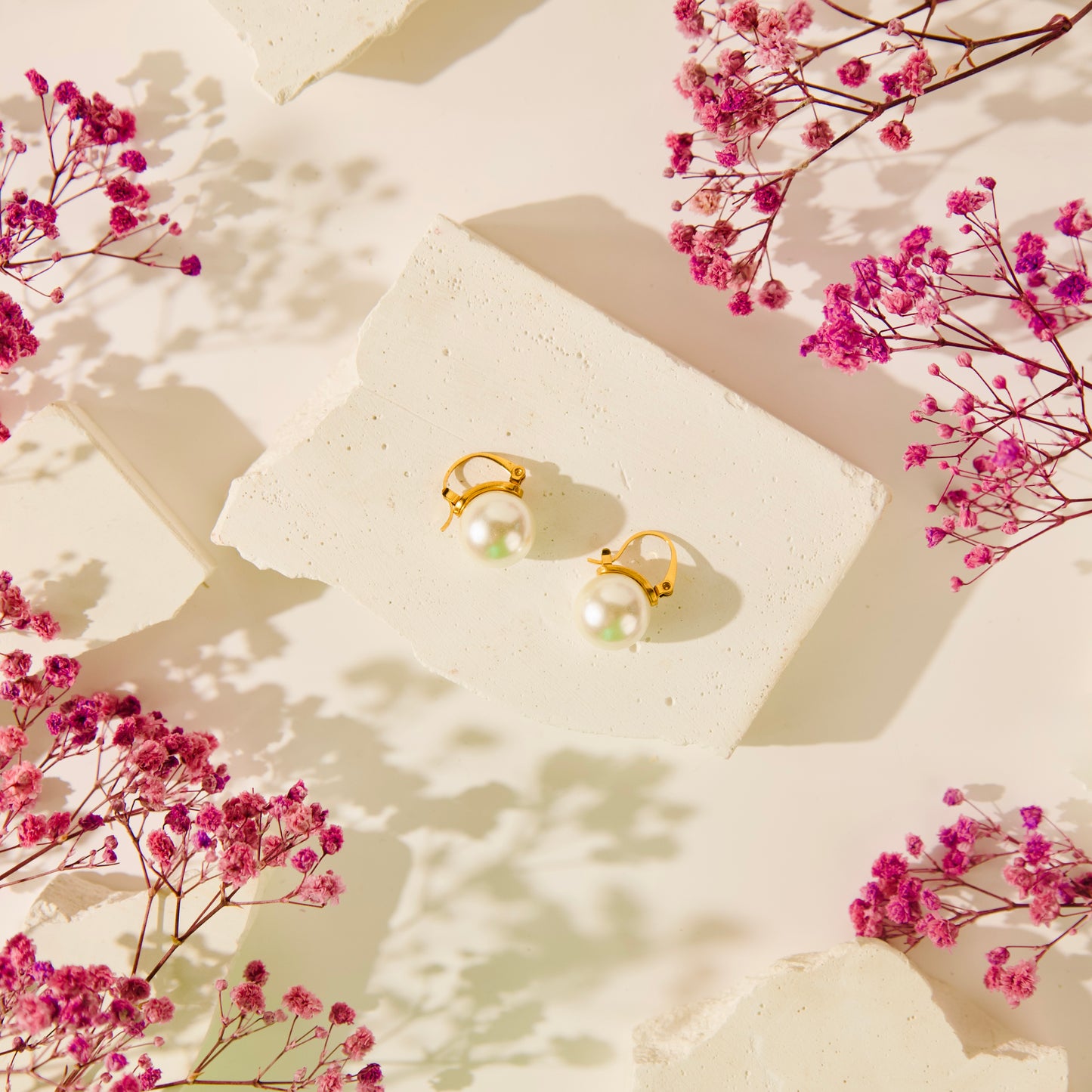 Eterna Pearl Earring