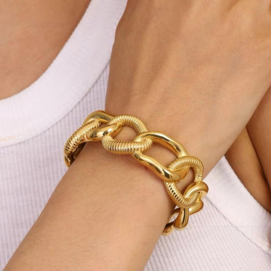 Solid Links Bracelet