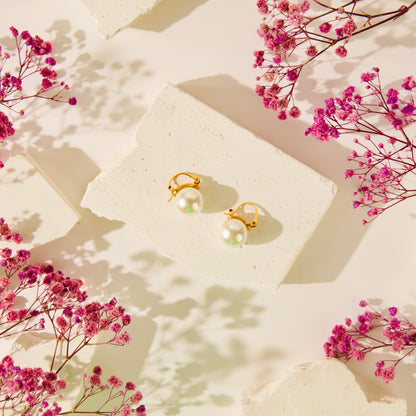 Eterna Pearl Earring