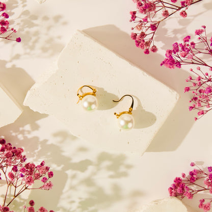 Eterna Pearl Earring