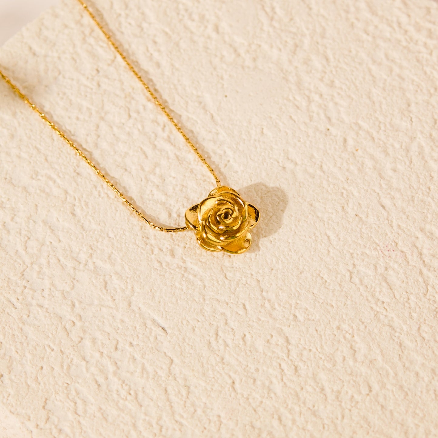Rose Pendant Necklace